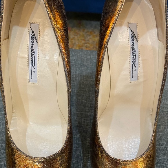 Brian Atwood Maniac Gold Pumps - Picture 4 of 5